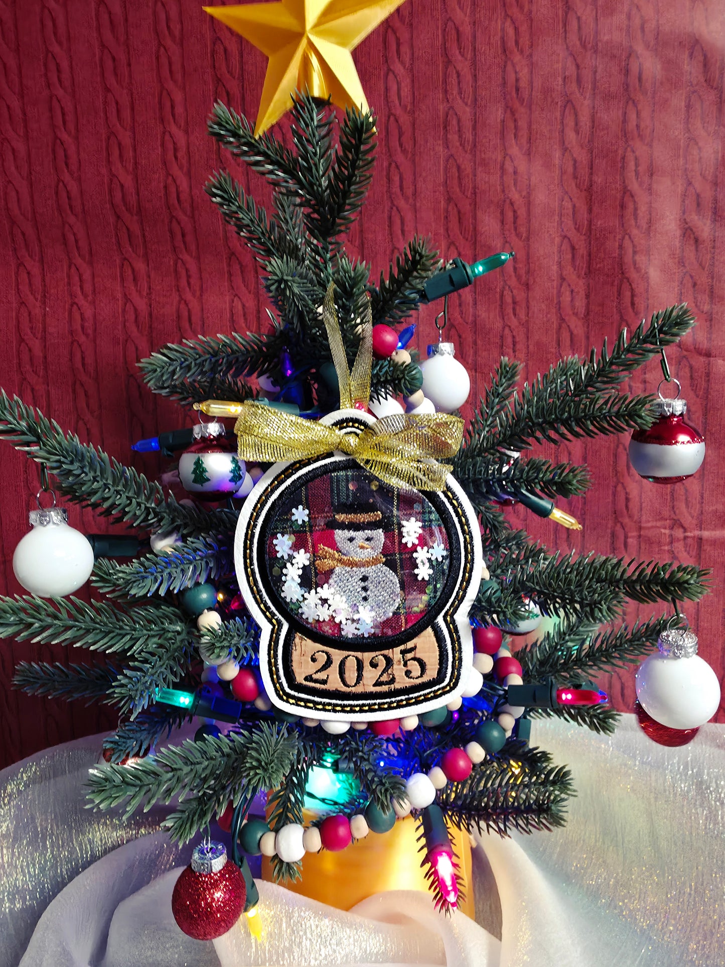 π 2025 Embroidered Snow Globe Shaker Ornaments β Handmade