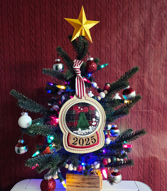 🎄 2025 Embroidered Snow Globe Shaker Ornaments – Handmade