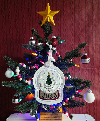 🎄 2025 Embroidered Snow Globe Shaker Ornaments – Handmade